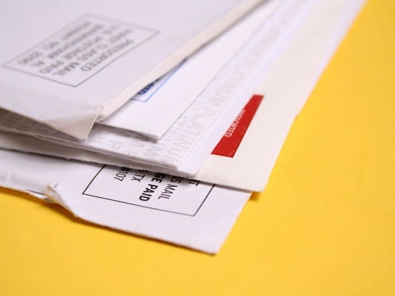 Documentos obligatorios para vender tu vivienda en Zaragoza 3 bills (1)