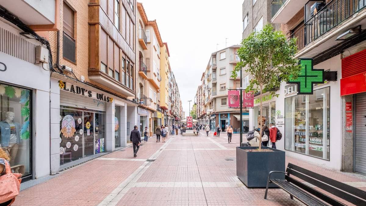 Transformación de un edificio en Delicias, Zaragoza, para grupo inversor 1 delicias